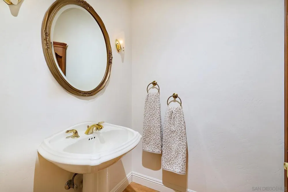 18151 Old Coach Rd Poway, CA 92064