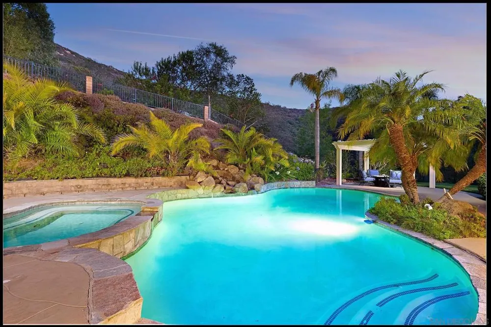 18151 Old Coach Rd Poway, CA 92064