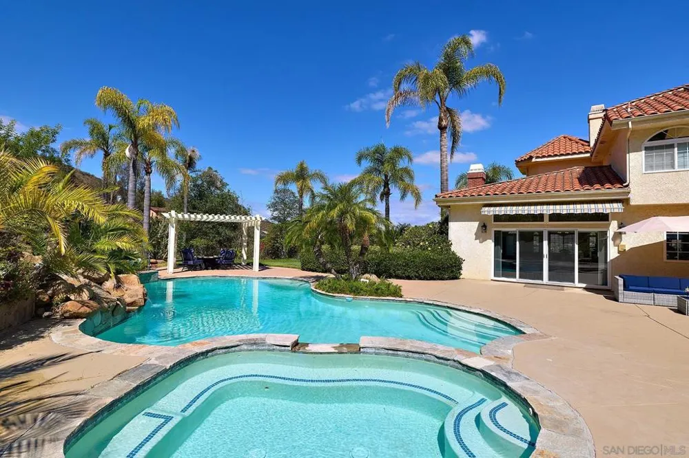 18151 Old Coach Rd Poway, CA 92064