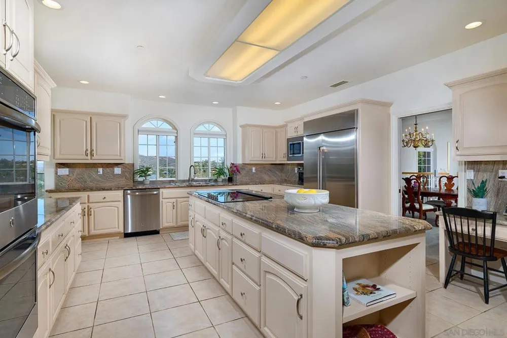18151 Old Coach Rd Poway, CA 92064