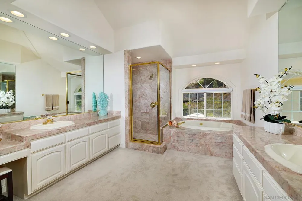 18151 Old Coach Rd Poway, CA 92064