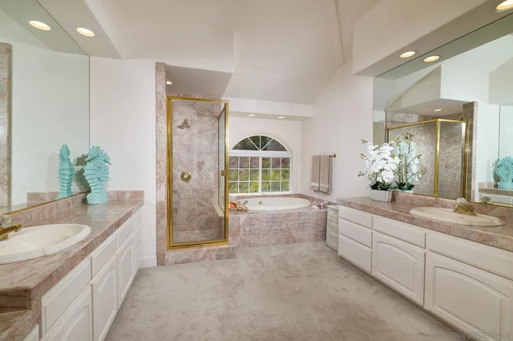 18151 Old Coach Rd Poway, CA 92064