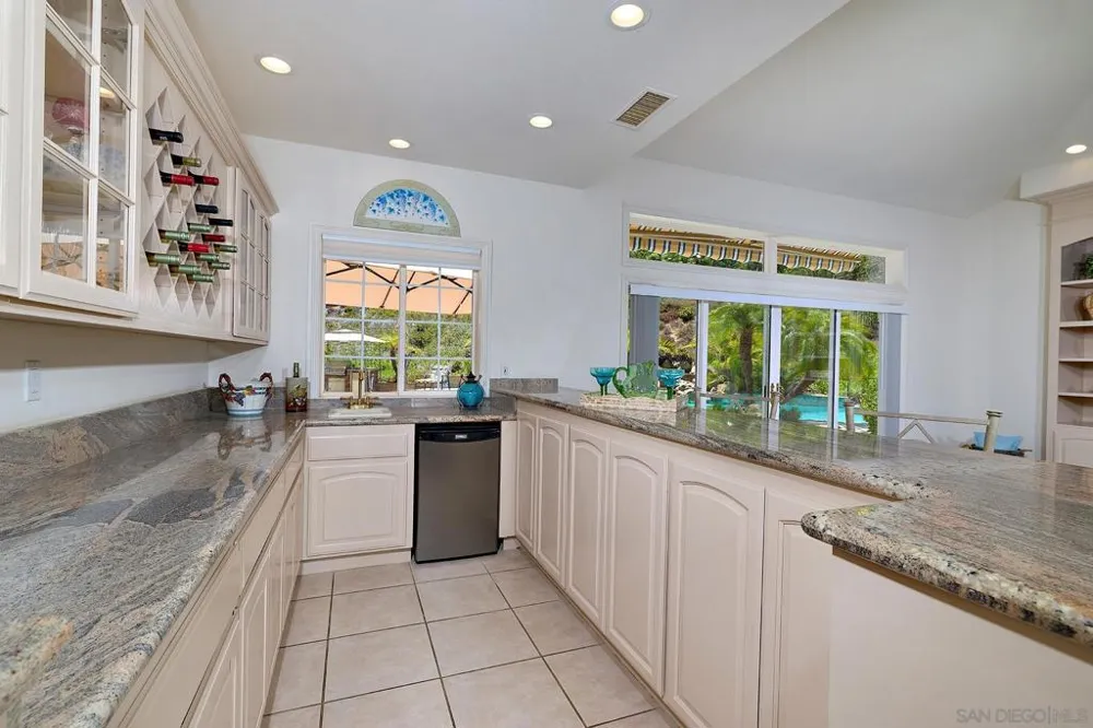 18151 Old Coach Rd Poway, CA 92064