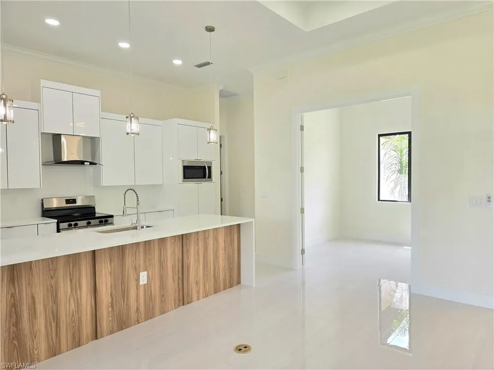 2606 43rd Street W Lehigh Acres, FL 33971
