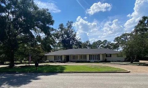 702 Mulberry Drive