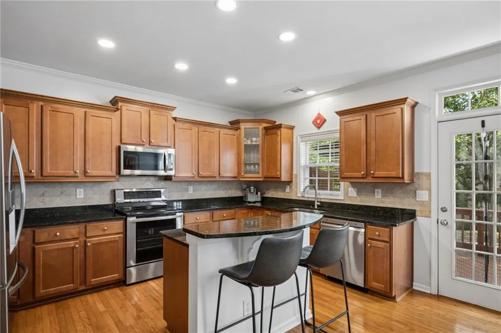 3201 Waters Edge Trail Roswell, GA 30075