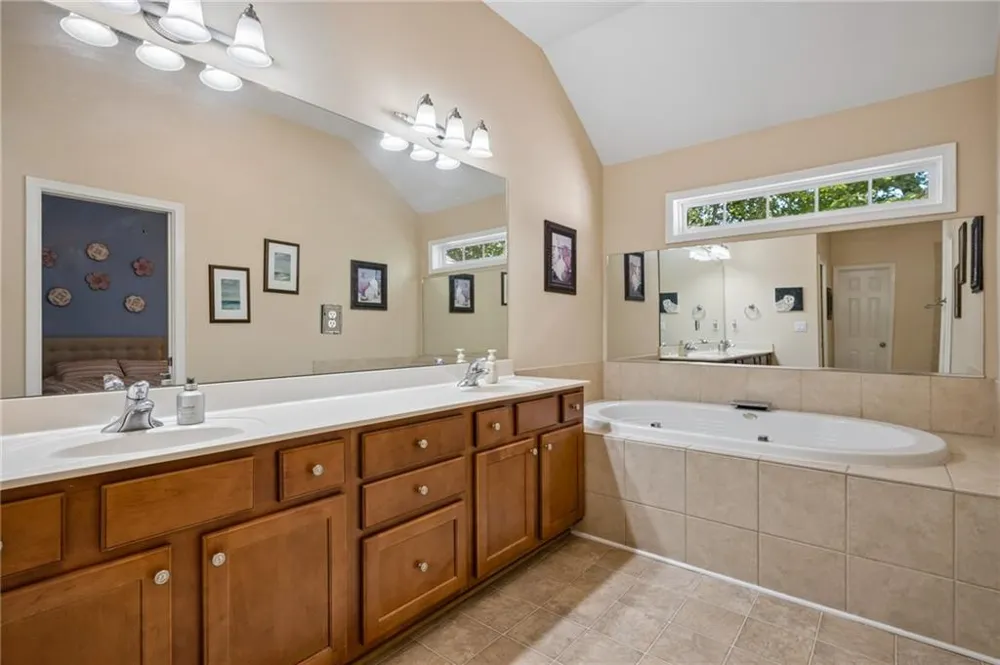 3201 Waters Edge Trail Roswell, GA 30075