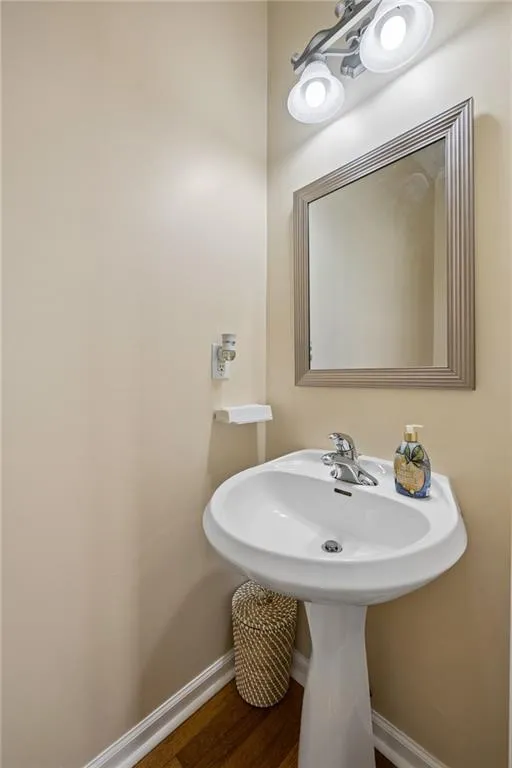 3201 Waters Edge Trail Roswell, GA 30075