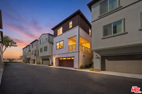 2413 Little Rock Lane