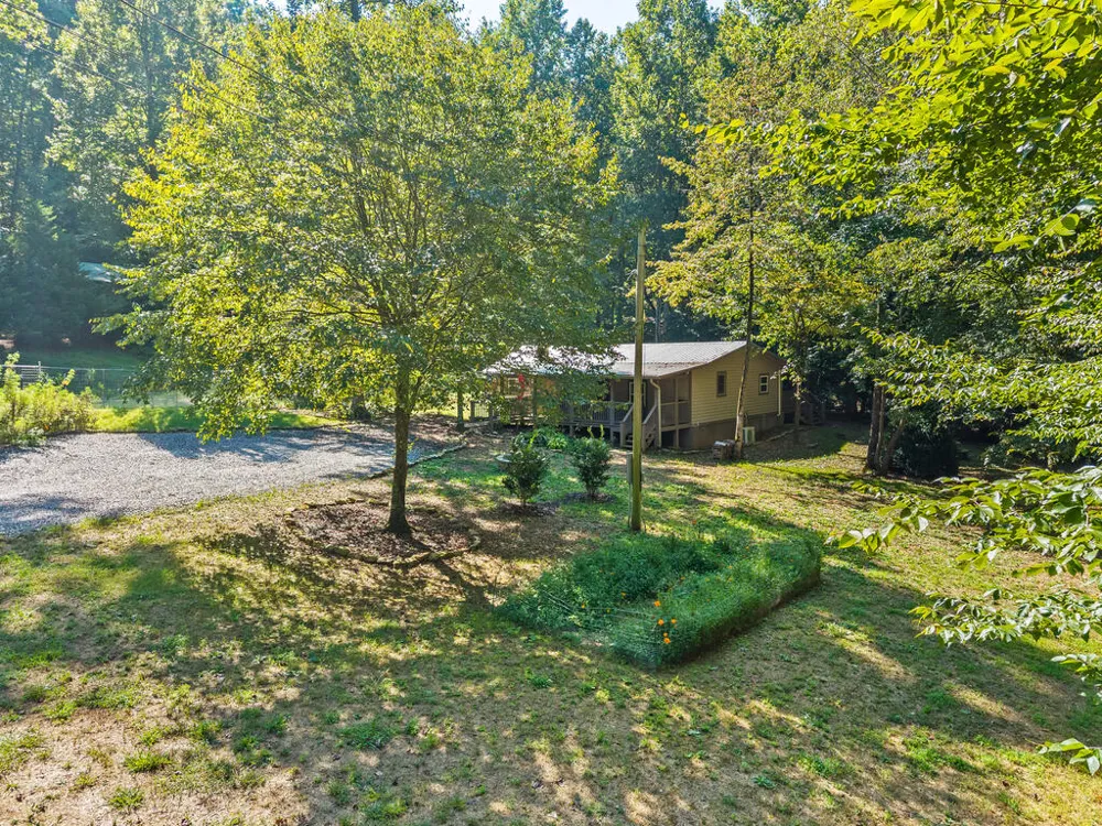 4326 White Oak Drive Hiawassee, GA 30546