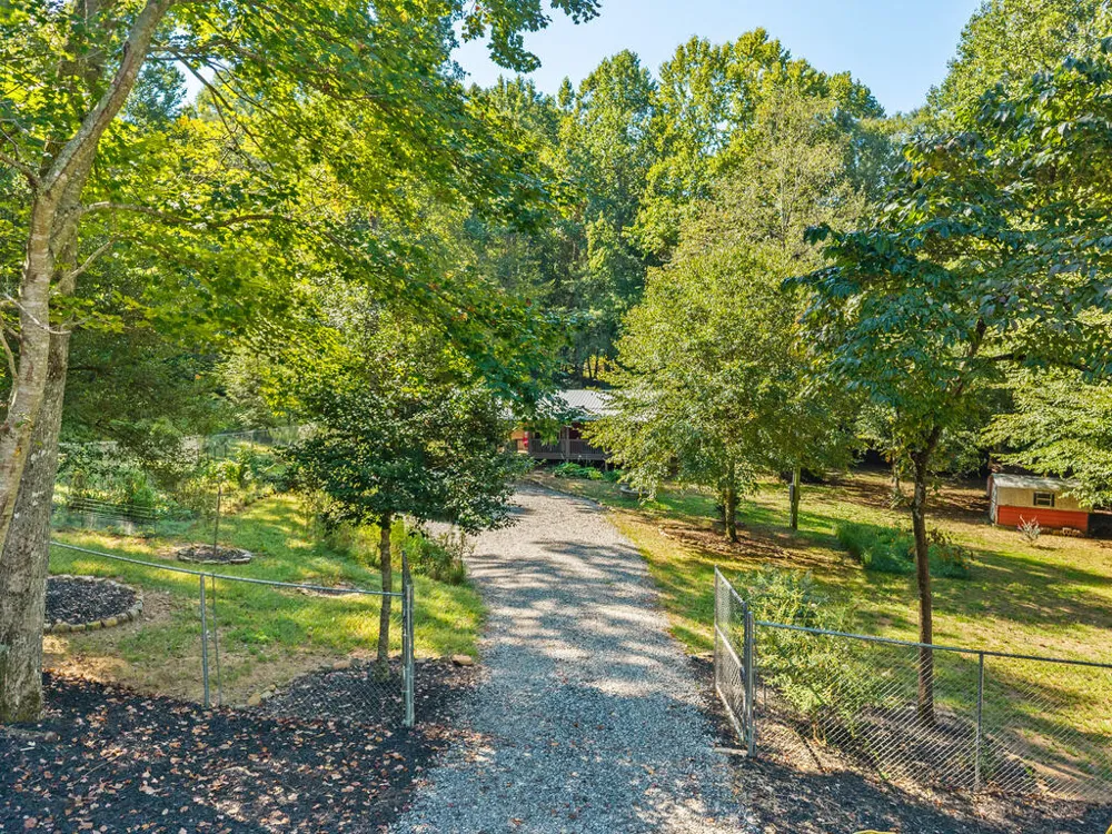 4326 White Oak Drive Hiawassee, GA 30546