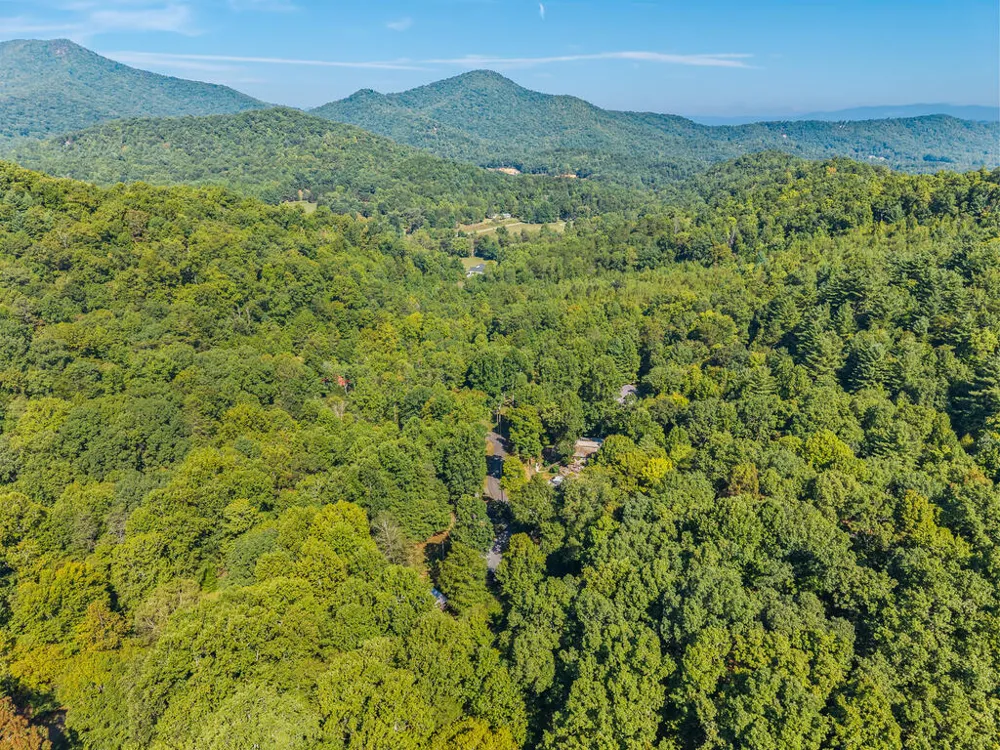 4326 White Oak Drive Hiawassee, GA 30546