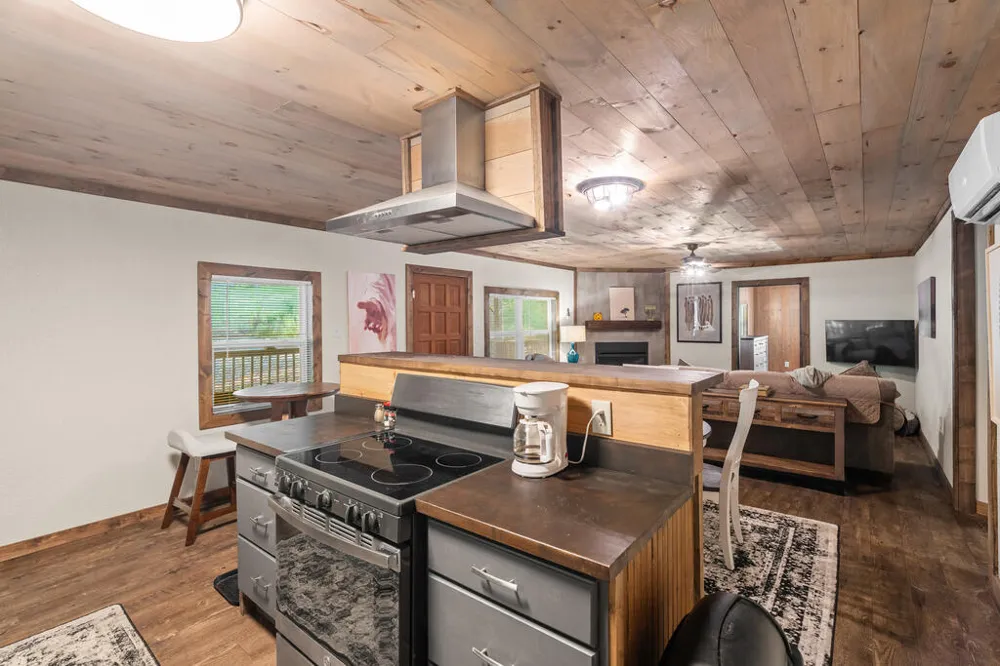 4326 White Oak Drive Hiawassee, GA 30546