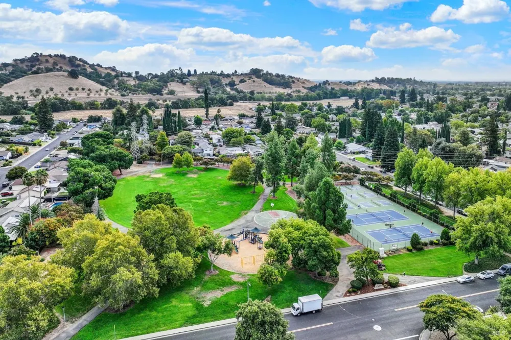 506 Crestview Drive Vacaville, CA 95688