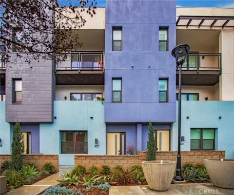 422 W Central