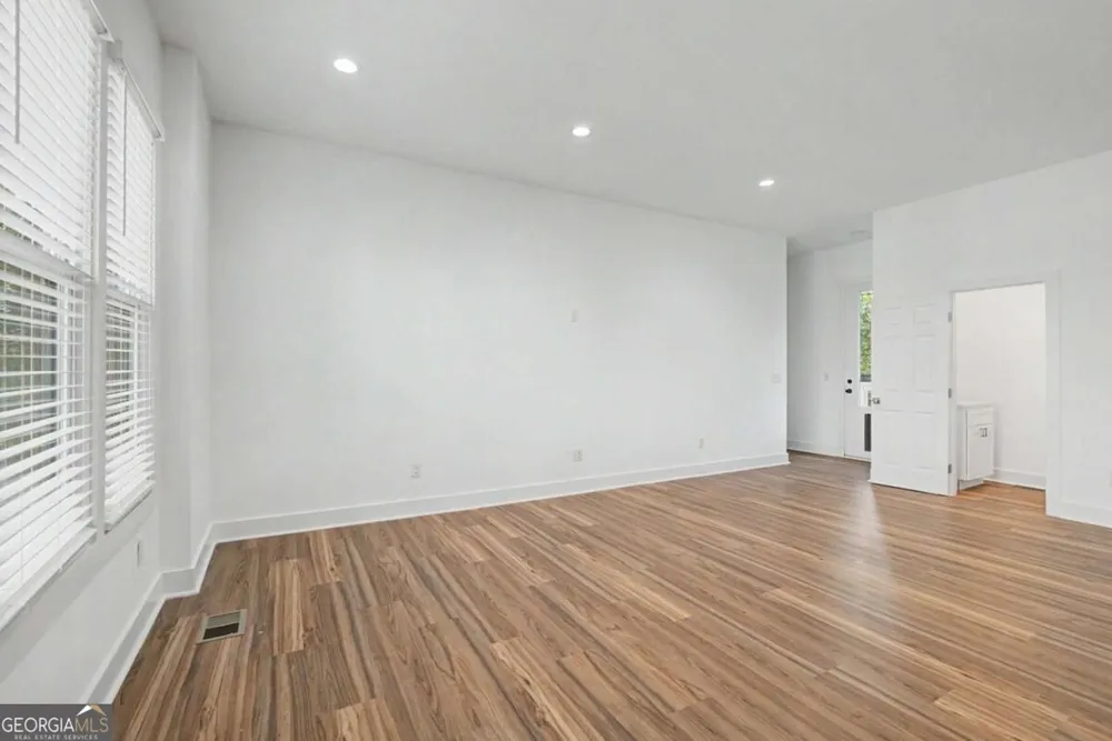 1514 Mercer AVE Atlanta, GA 30337