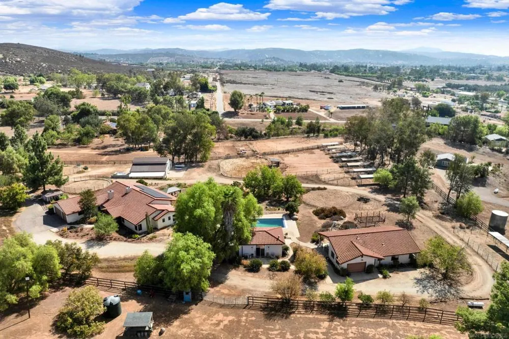 20119 Para Siempre Vis Ramona, CA 92065