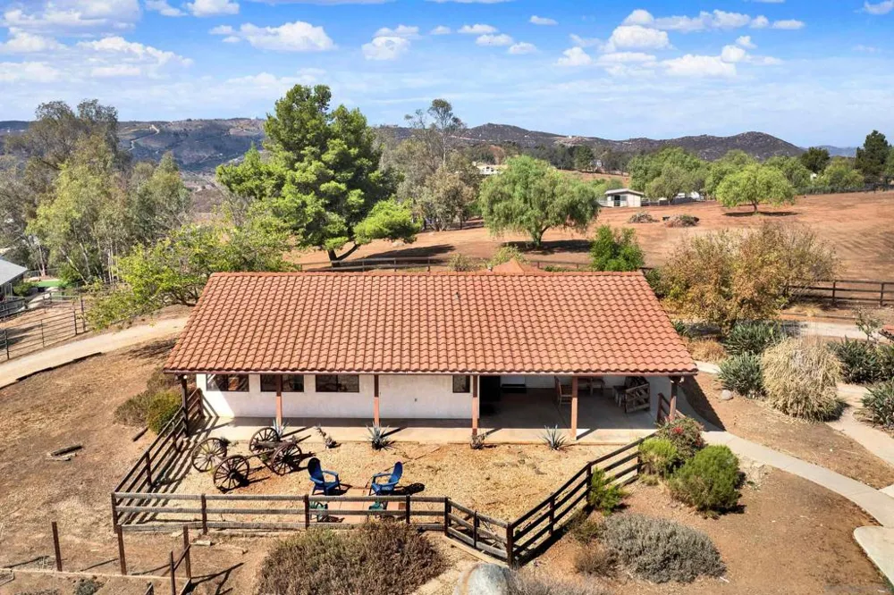 20119 Para Siempre Vis Ramona, CA 92065
