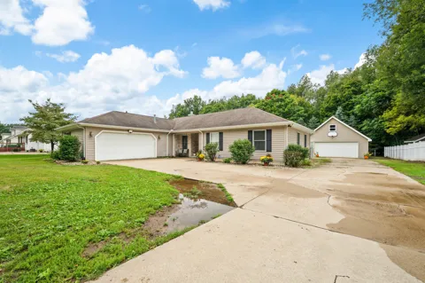 1148 Carberry