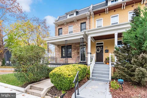 900 MADISON STREET NW #B