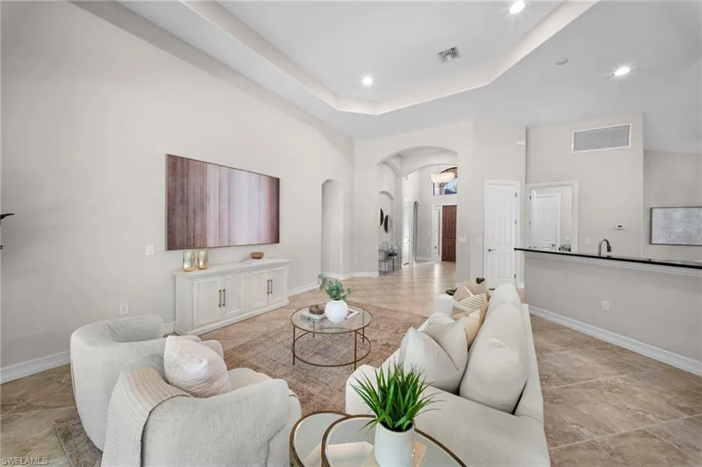 7267 Acorn Way Naples, FL 34119
