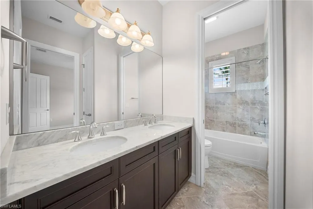 7267 Acorn Way Naples, FL 34119