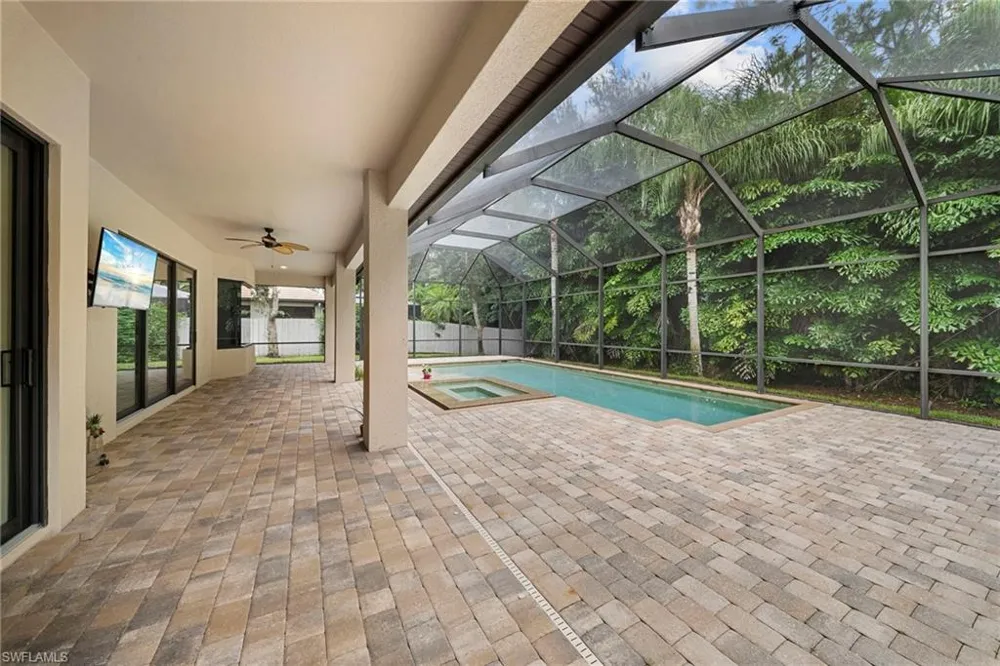 7267 Acorn Way Naples, FL 34119