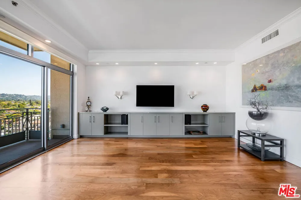 10800 Wilshire Boulevard #1101 Los Angeles, CA 90024