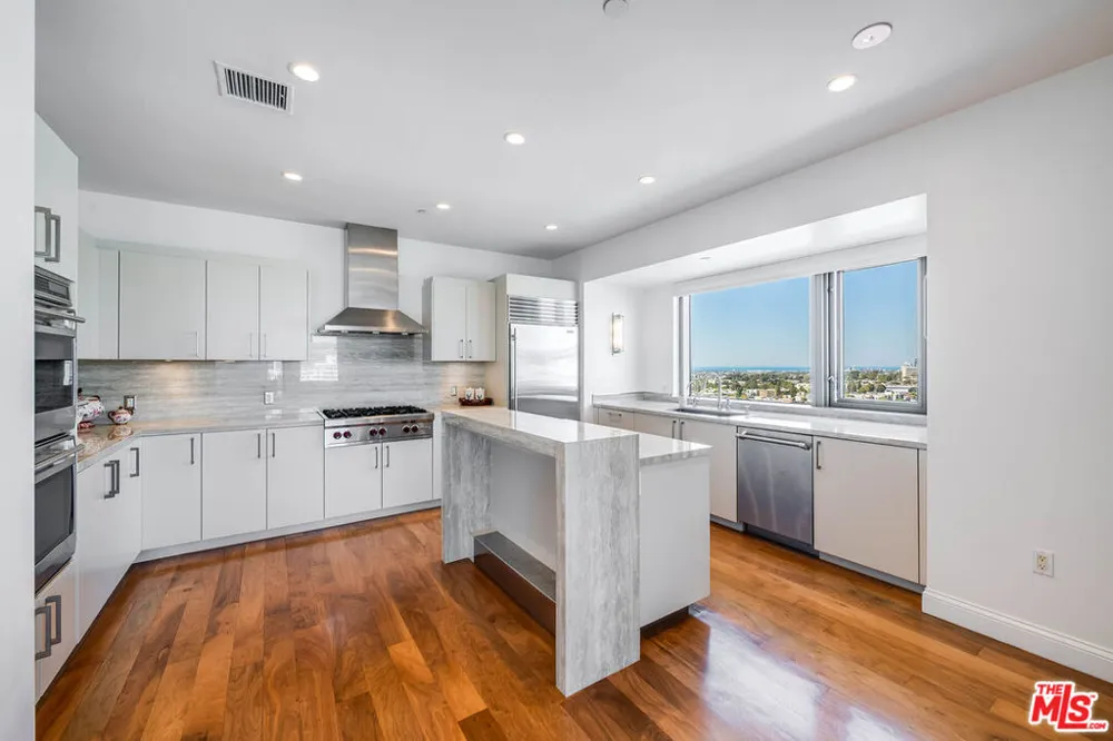10800 Wilshire Boulevard #1101 Los Angeles, CA 90024