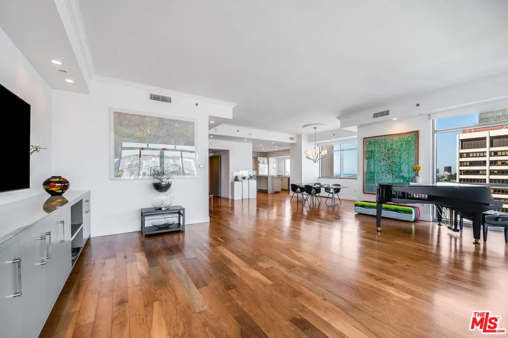 10800 Wilshire Boulevard #1101 Los Angeles, CA 90024