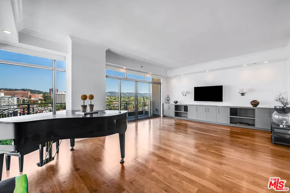 10800 Wilshire Boulevard #1101 Los Angeles, CA 90024