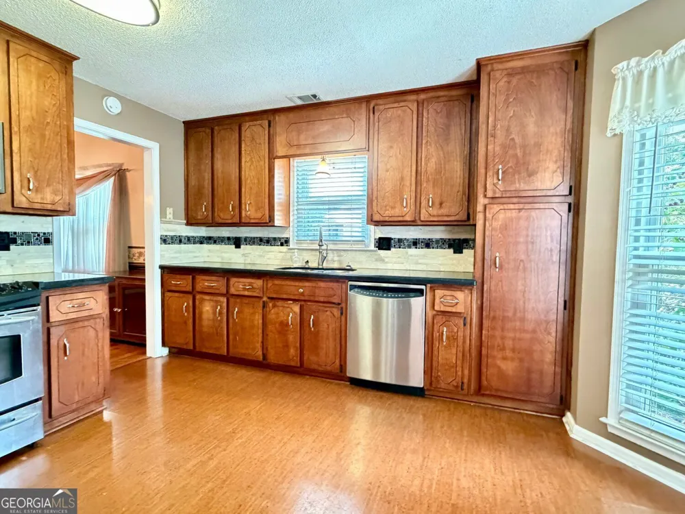 3240 Country Walk DR Powder Springs, GA 30127