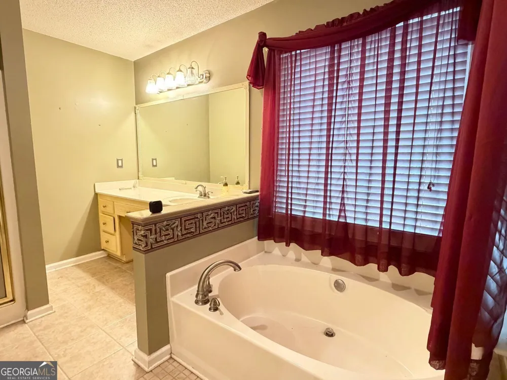 3240 Country Walk DR Powder Springs, GA 30127