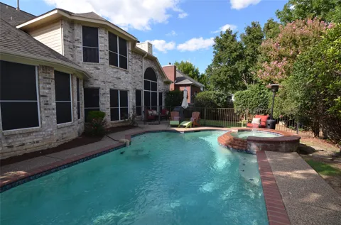 2412 Clearwood Lane