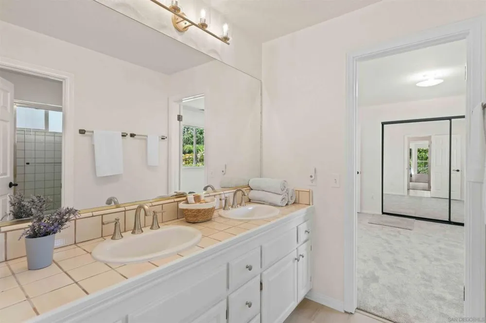 1474 Via Encinos Fallbrook, CA 92028