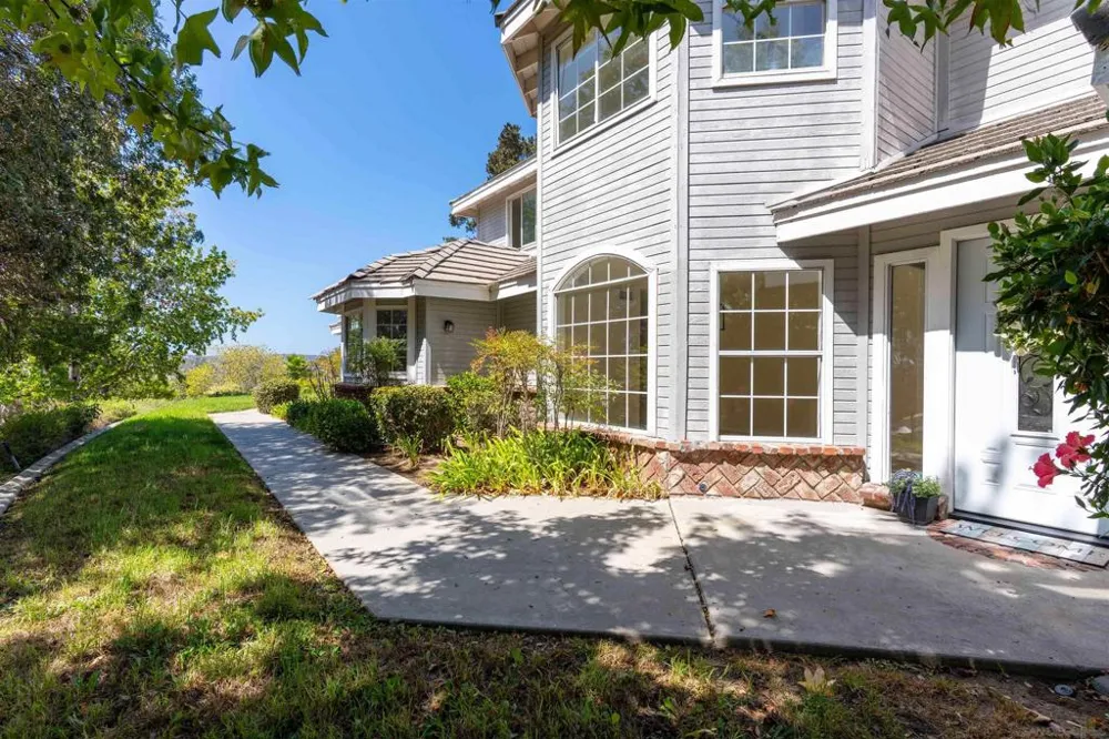 1474 Via Encinos Fallbrook, CA 92028