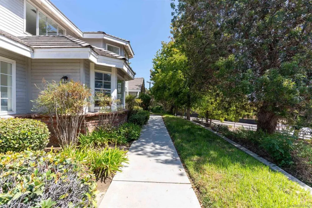 1474 Via Encinos Fallbrook, CA 92028