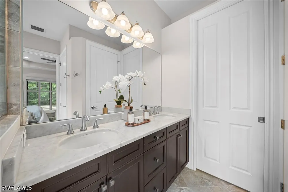 Acorn Way Naples, FL 34119