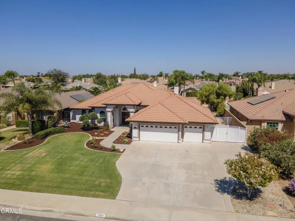 13806 Table Rock Avenue Bakersfield, CA 93314
