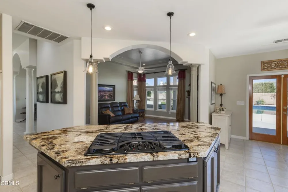 13806 Table Rock Avenue Bakersfield, CA 93314