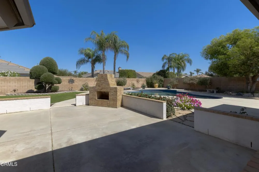 13806 Table Rock Avenue Bakersfield, CA 93314