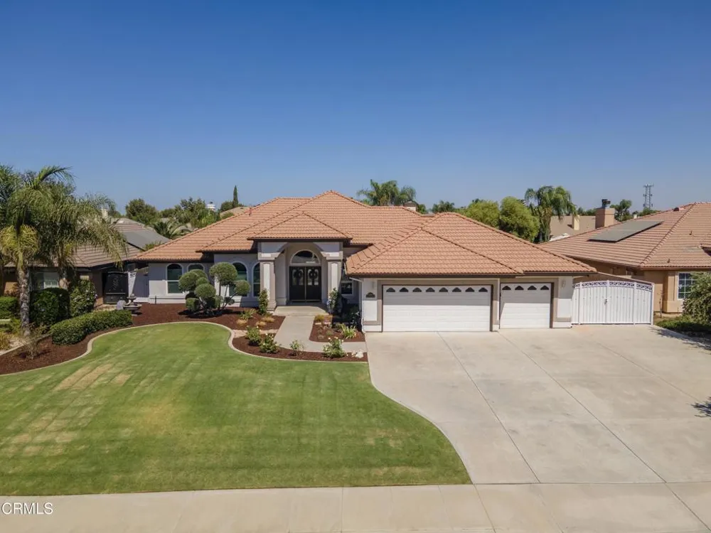 13806 Table Rock Avenue Bakersfield, CA 93314