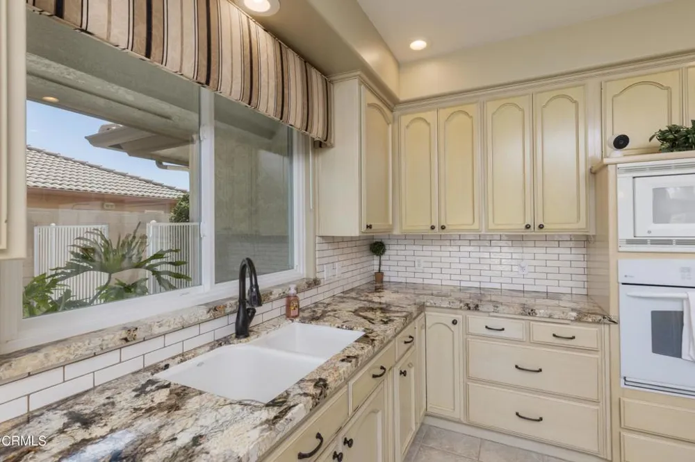 13806 Table Rock Avenue Bakersfield, CA 93314