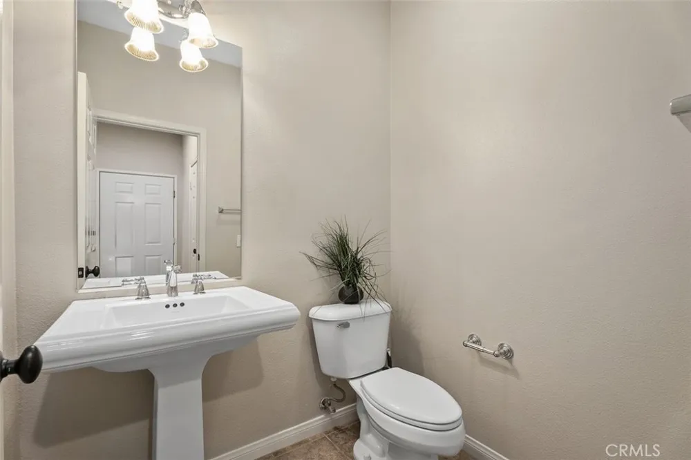 44 Burlingame Irvine, CA 92602