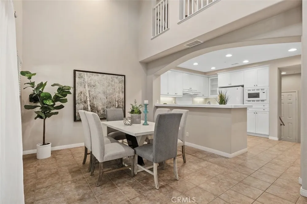 44 Burlingame Irvine, CA 92602
