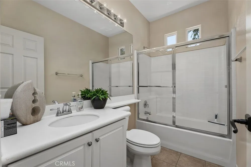 44 Burlingame Irvine, CA 92602
