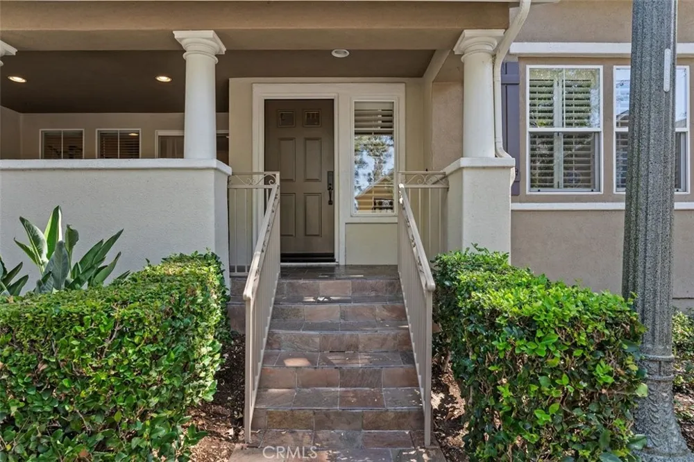 44 Burlingame Irvine, CA 92602