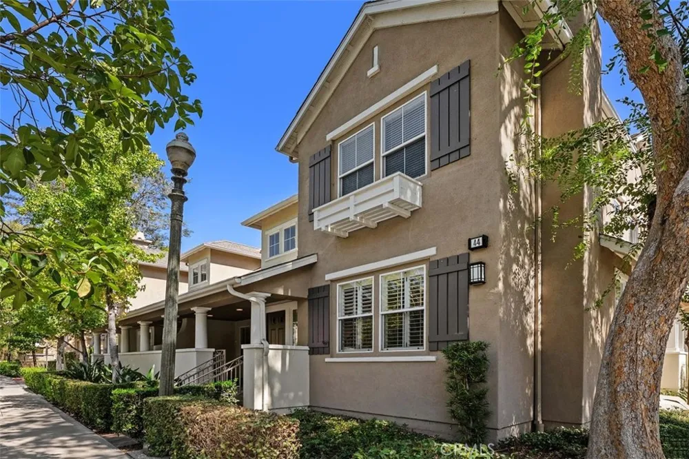 44 Burlingame Irvine, CA 92602