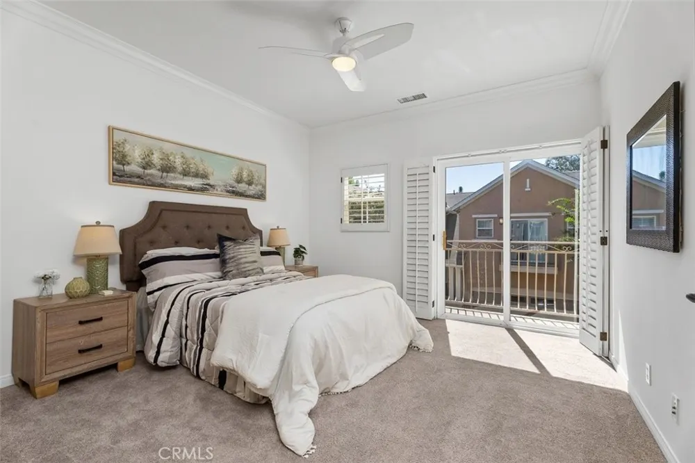 44 Burlingame Irvine, CA 92602