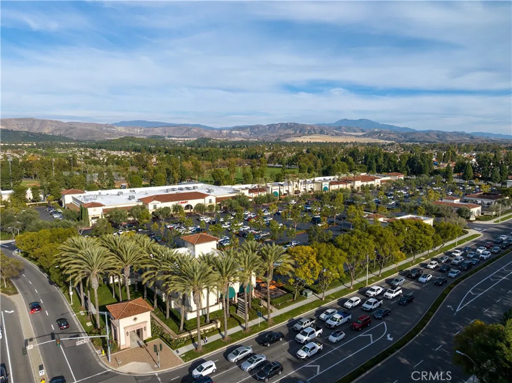 44 Burlingame Irvine, CA 92602